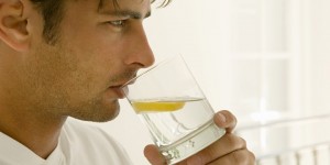 beneficios-de-tomar-agua-de-limon-por-la-manana2
