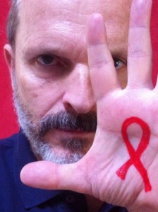 Miguel Bosé solidario