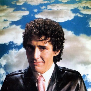 Miguel_Rios-Extranos_En_El_Escaparate-Frontal