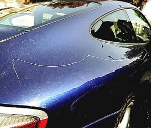 es.motorfull.com.wp-content.uploads.2009.03.carscratch2_468x397