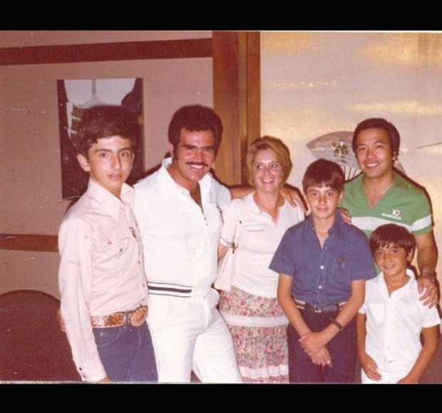 Alejandro Fernández y su familia