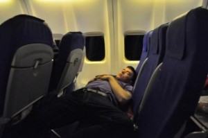 dormir-en-el-avion-680x451
