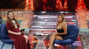 77145_chabelita-pantoja-hablando-raquel-sanchez-silva-durante-debate-final-supervivientes-2015