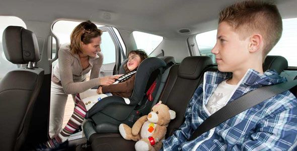 9 tips que la DGT pongas en práctica para la vuelta al cole 2 Motor16 coche2 Motor16