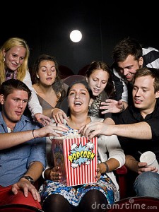 gente-que-come-las-palomitas-21373953