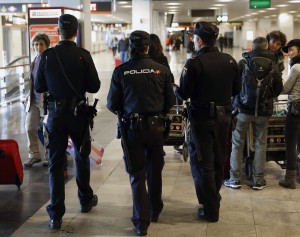 EL GOBIERNO REFUERZA LA VIGILANCIA EN AEROPUERTOS