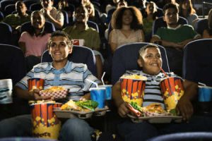 que-tomais-en-el-cine-o-cuando-veis-una-pelicula-en-casa-original