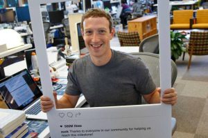 la-paranoica-foto-de-mark-zuckerberg-que-esta-dando-la-vuelta-a-internet