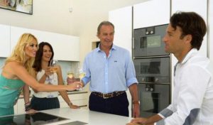 1473061810-carlos-home