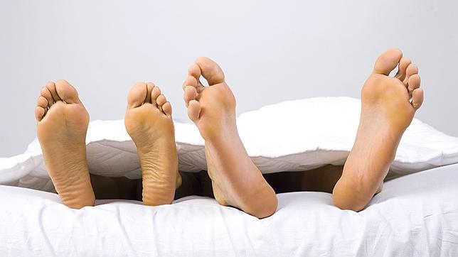 Qué es mejor para una pareja, ¿dormir juntos o separados?