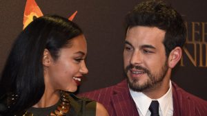 berta-vazquez-y-mario-casas-dos-enamorados-en-el-estreno-de-palmeras-en-la-nieve