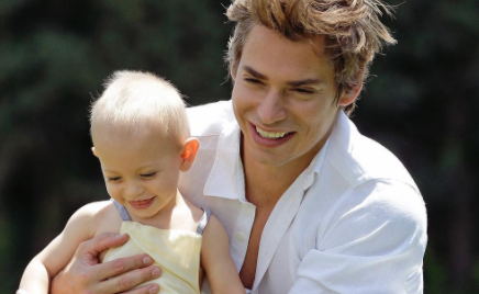 Carlos Baute con su hijo