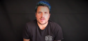 Dani Martín pelo azul