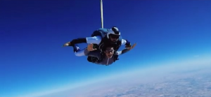 india martinez paracaidas