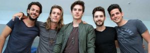 dvicio posa juntos