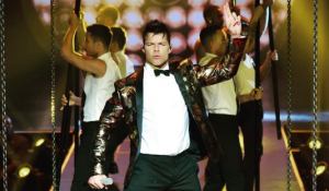 Ricky Martin actuando en las vegas All in