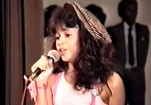 shakira en una de sus primeras actuaciones