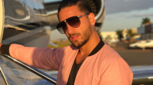 maluma avión dinero