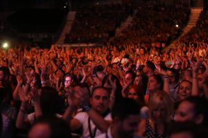 El público del Wiznik Center no ha parado de sentir sensaciones únicas, las que produce la música en español