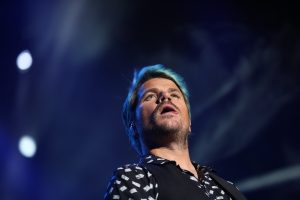 El pelo azul de Dani Martín no ha pasado desapercibido y eso que lleva tiempo apostando por él