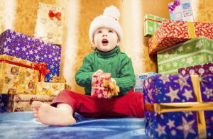 niño-regalos