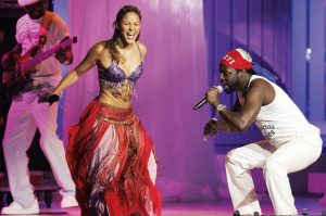 shakira-bb16-coda-2016-billboard-1548