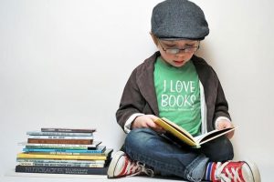 niño-leyendo-un-libro