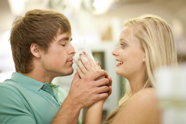 El olor de tu pareja disminuye tu estrés - Cadena Dial