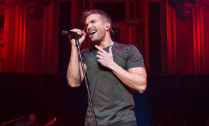 Pablo Alborán canta en su Tour Prometo