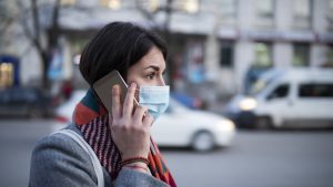 coronavirus mujer mascarilla bulos