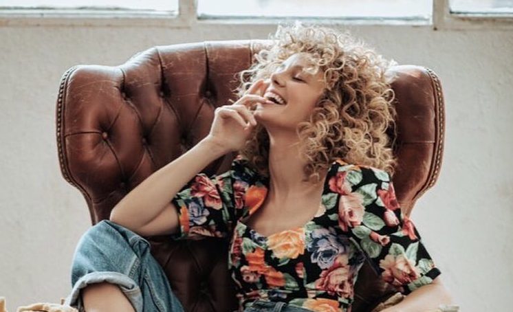 ¿Qué esconde la nevera de Esther Acebo? Luis Larrodera lo descubre