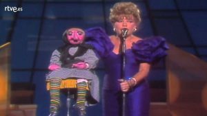 El anuncio de Titanlux protagonizado por la mítica Doña Rogelia