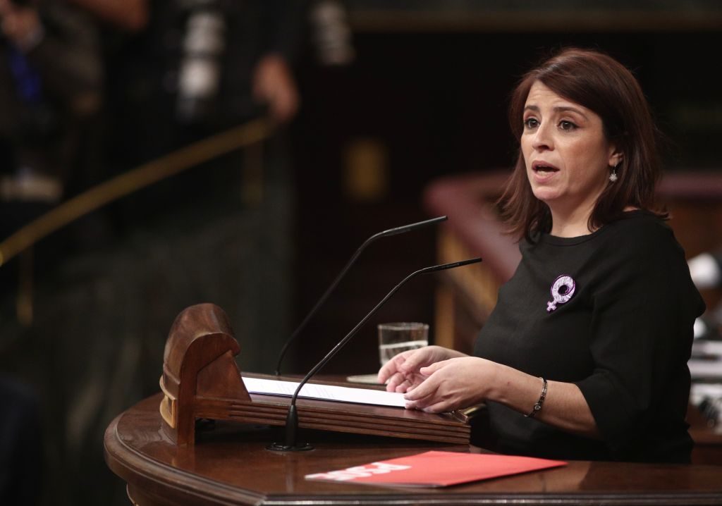 El "cacatúa" viral de Adriana Lastra durante su intervención en el Congreso