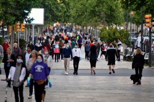 gente haciendo deporte en la calle