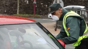 Los sueños subidos de tono de una atrevida con el uniforme de la Guardia Civil