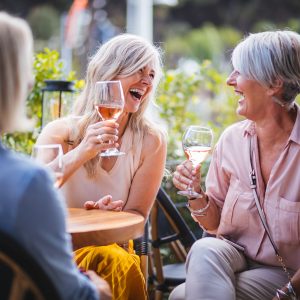 El surrealista método de una oyente para no quedarse sin sitio en las terrazas