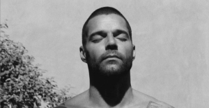 ricky martin play pausa nuevo disco