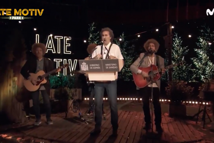 La hilarante parodia de Fernando Simón por parte de Raúl Pérez, ¡con ataque a Elsa Pataky!