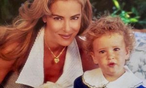 Ana Obregón con su hijo Aless