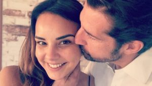 Chenoa, muy enamorada junto a su pareja