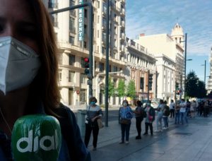 La interminable cola que ha sorprendido a Saray Esteso en su conexión en directo