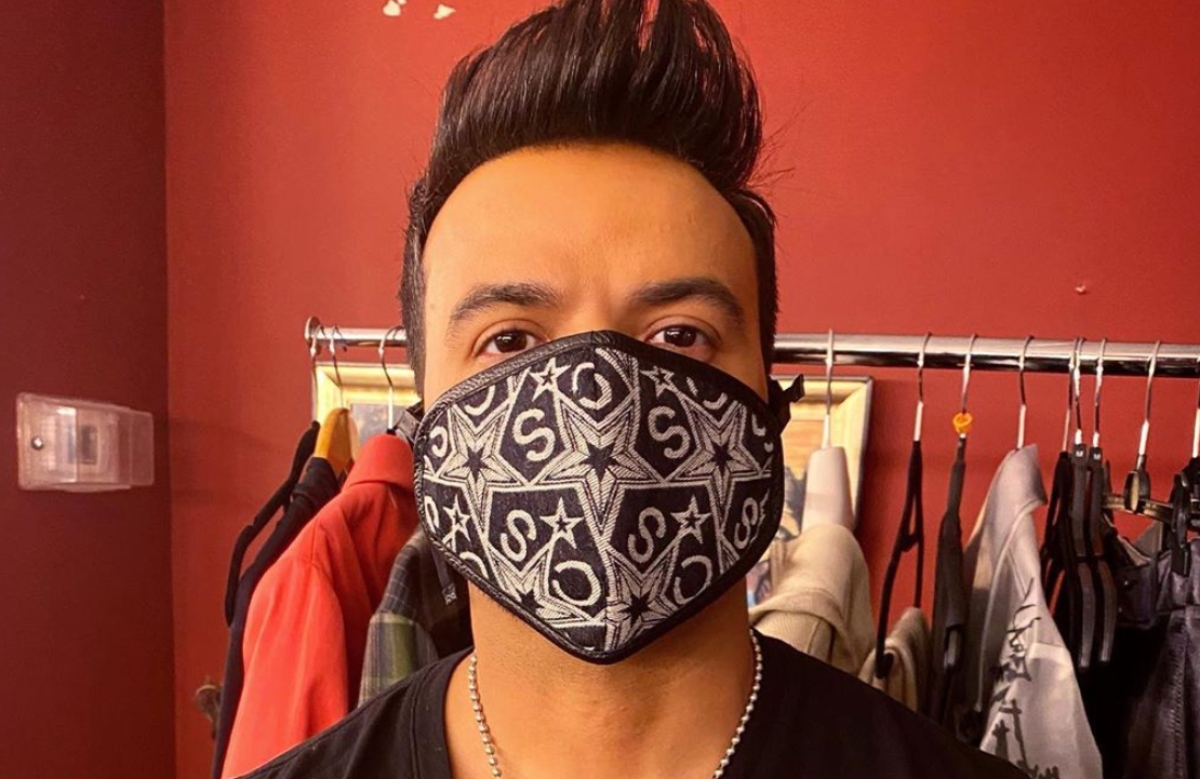 luis fonsi mascarilla estampada concurso
