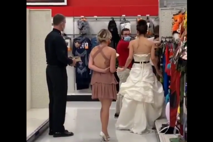 Acude al trabajo de su pareja vestida de novia para exigirle que le pida matrimonio