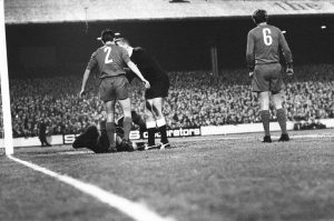 fútbol blanco y negro