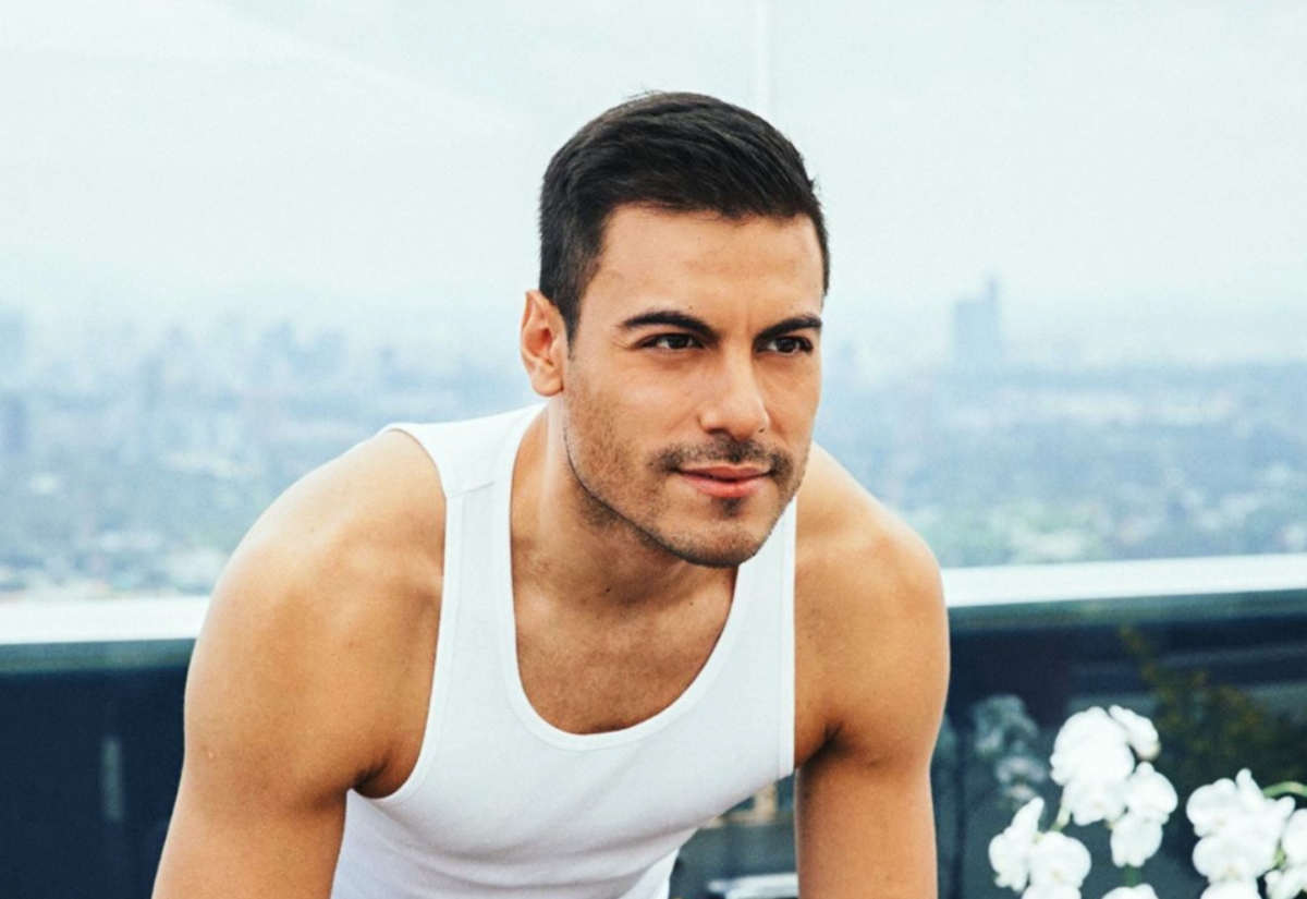 El poema que Carlos Rivera escribió a una de las mujeres de su vida y