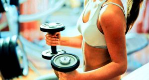 entrenar pesas