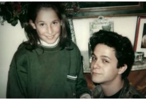 Malú y Alejandro Sanz en una imagen de su infancia