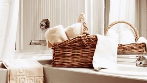 Toallas y alfombrilla baño