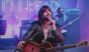 juanes con flequillo