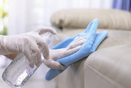 Sofa and upholstery, tricks to clean them easily - Cadena Dial